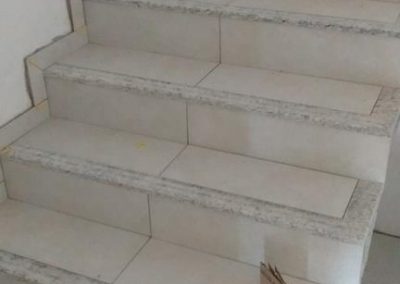 colocaçao- de -porcelanato- escadaria-vml-construcoes